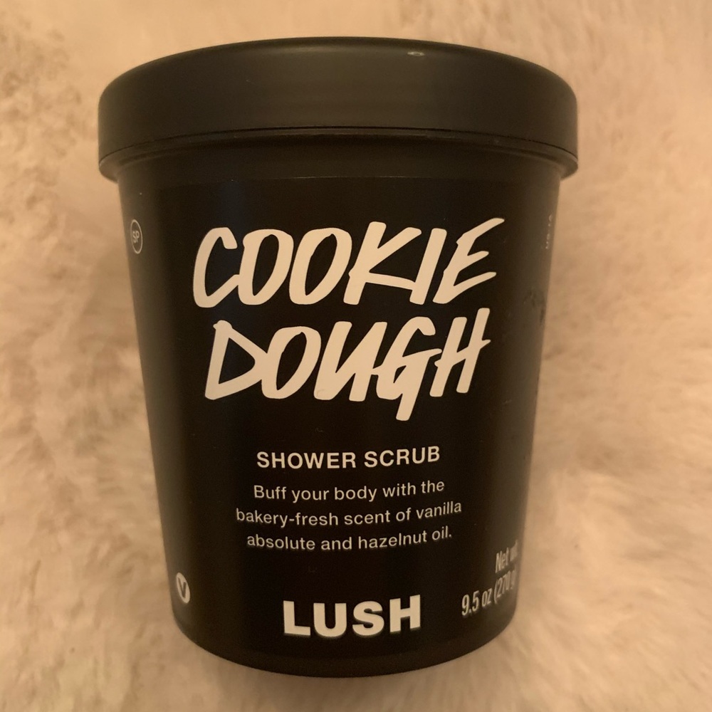 Lush cookie dough body scrub NEW🍪